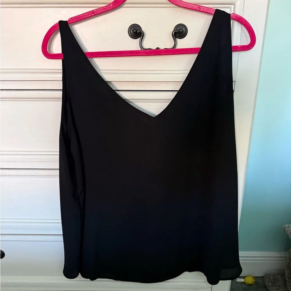 LOFT Black V-Neck Sleeveless Tank - Picture 2 of 3